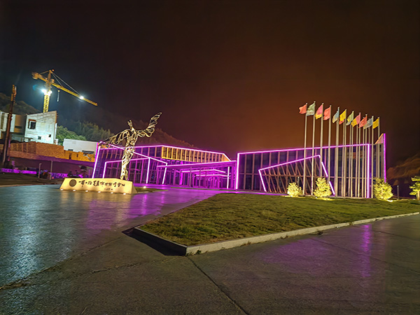 城市亮化是现代城市建设的重要组成部分,它不仅可以美化城市的夜景,还能提升城市的整体形象。随着科技的不断进步,城市亮化也得到了更多的关注和创新。本文将介绍一些关于城市亮化的创意和技术,帮助读者了解城市亮化的重要性以及如何进行清水城市亮化的规划和实施。 城市亮化是现代城市建设的重要组成部分,它不仅可以美化城市的夜景,还能提升城市的整体形象。随着科技的不断进步,城市亮化也得到了更多的关注和创新。本文将介绍一些关于城市亮化的创意和技术,帮助读者了解清水城市亮化的重要性以及如何进行清水城市亮化的规划和实施。